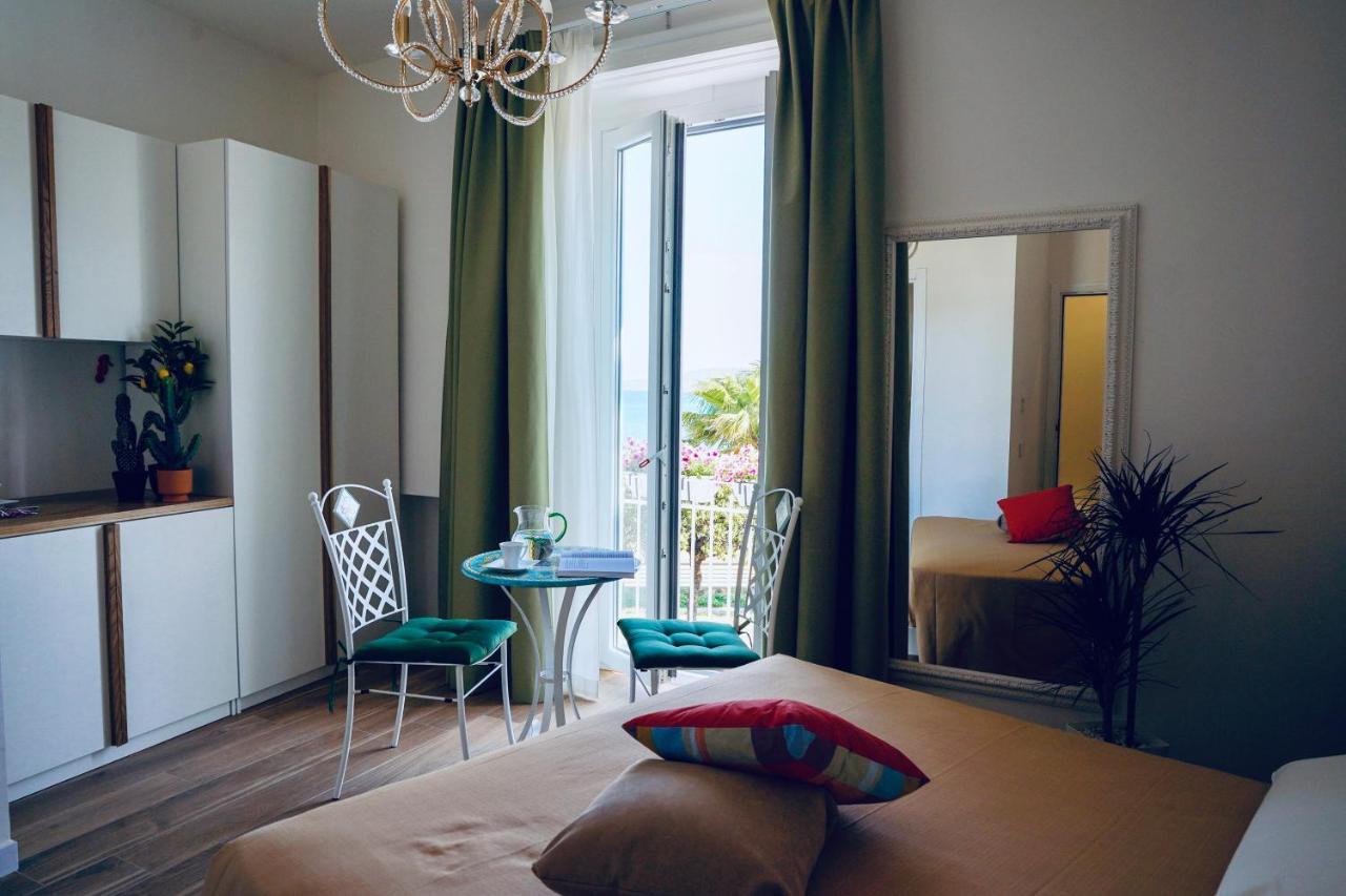 Aquamar Bed And Breakfast 克罗托内 外观 照片