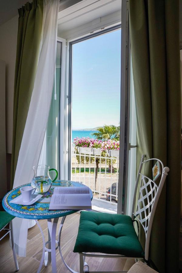 Aquamar Bed And Breakfast 克罗托内 外观 照片